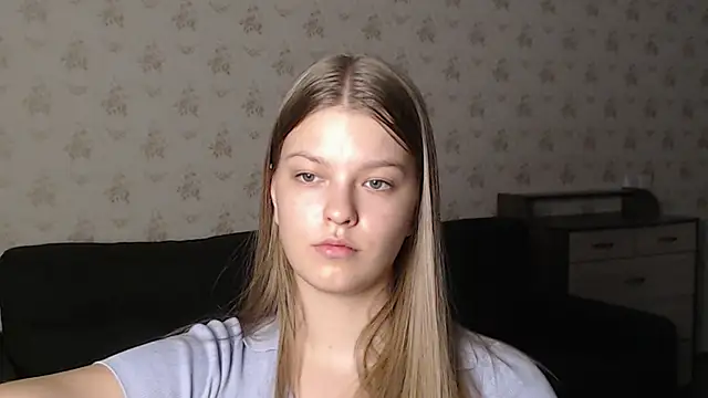 EmySway online show from December 22, 2024, 9:09 pm