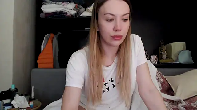 Snapshot of Scarlettford chatting on September 24, 2025, 1:28 pm Scarlettford online show from September 24, 2025, 1:28 pm