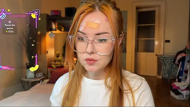 Snapshot of Sargonium999 chatting on October 20, 2025, 5:35 pm Sargonium999 online show from October 20, 2025, 5:35 pm