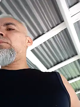 Xoc8  online show from October 6, 2025, 4:41 pm