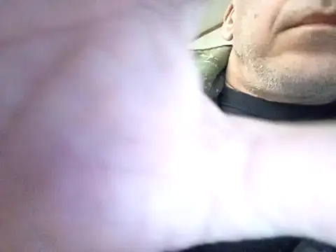 Xoc8  online show from December 17, 2025, 6:02 pm