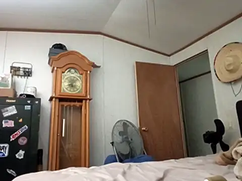 Xoc8  online show from March 12, 2026, 6:34 pm