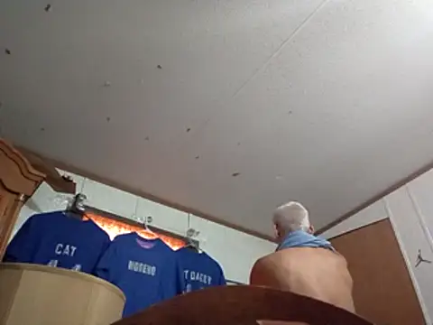 Xoc8  online show from October 18, 2025, 7:38 pm