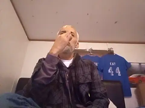 Xoc8  online show from February 22, 2025, 11:46 pm