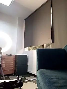 AnthonelaDuque online show from December 17, 2025, 11:37 am