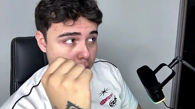 Snapshot of odin_blake chatting on October 8, 2025, 3:30 am odin blake online show from October 8, 2025, 3:30 am