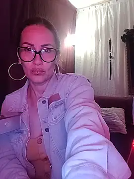 SelenaHouston online show from February 25, 2026, 4:01 am