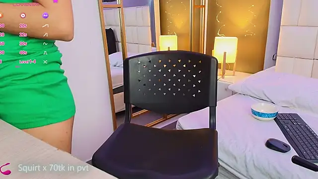 Snapshot of anahi_maite chatting on October 22, 2025, 8:30 pm anahi maite online show from October 22, 2025, 8:30 pm