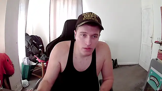 PKrisztian online show from April 7, 2026, 1:57 pm