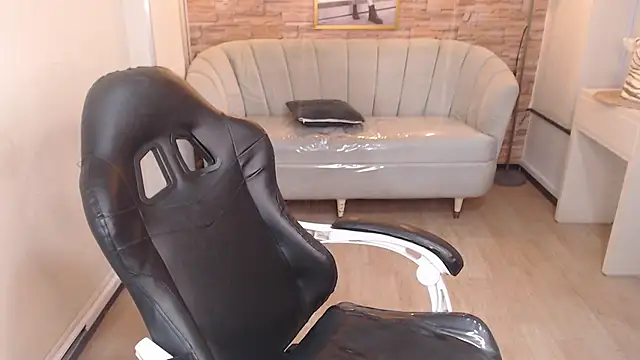 Snapshot of skeler_lovd_b_ chatting on September 24, 2025, 12:55 pm skeler lovd b  online show from September 24, 2025, 12:55 pm