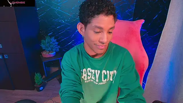 Snapshot of Palo_santo chatting on October 13, 2025, 8:05 am Palo santo online show from October 13, 2025, 8:05 am