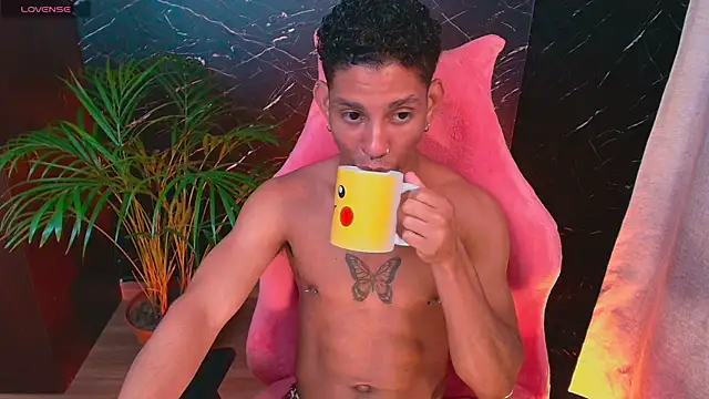 Snapshot of Palo_santo chatting on September 21, 2025, 9:20 pm Palo santo online show from September 21, 2025, 9:20 pm