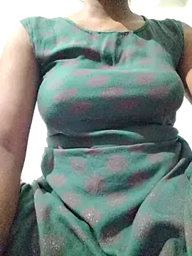 rituporna2004 online show from April 10, 2026, 2:24 pm