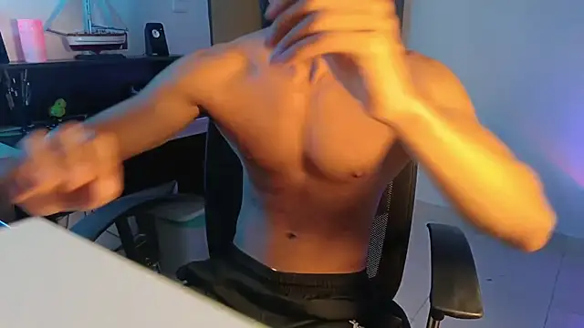 alejo x3 online show from November 11, 2025, 1:44 am