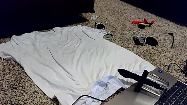 femgui69 online show from November 5, 2025, 9:29 pm