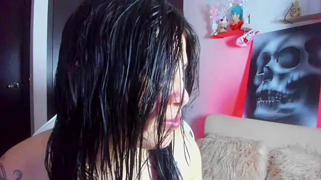 AilynRed online show from July 7, 2026, 3:20 am