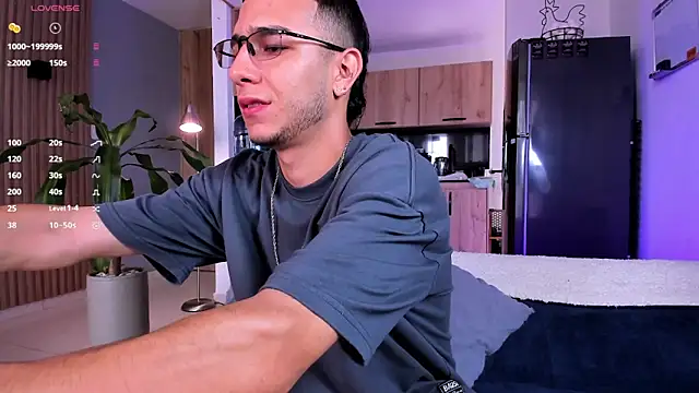 Snapshot of SymonPrince chatting on September 26, 2025, 3:08 pm SymonPrince online show from September 26, 2025, 3:08 pm