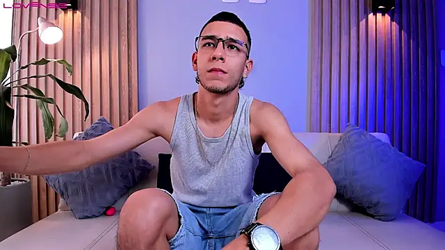 Snapshot of SymonPrince chatting on September 23, 2025, 7:10 pm SymonPrince online show from September 23, 2025, 7:10 pm