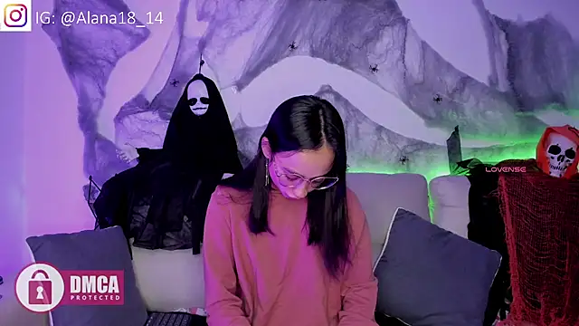 Snapshot of Alana_Pherson chatting on October 10, 2025, 7:42 am Alana Pherson online show from October 10, 2025, 7:42 am