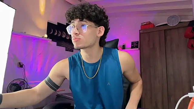 Snapshot of Kisan_Smith chatting on February 28, 2026, 1:05 am Kisan Smith online show from February 28, 2026, 1:05 am