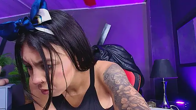 Snapshot of Juliet_Nasty chatting on October 7, 2025, 12:06 pm Juliet Nasty online show from October 7, 2025, 12:06 pm