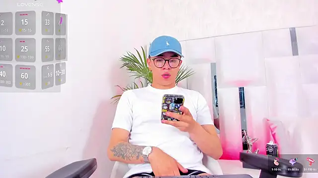 Snapshot of 1m_Joel chatting on October 25, 2025, 5:50 am 1m Joel online show from October 25, 2025, 5:50 am