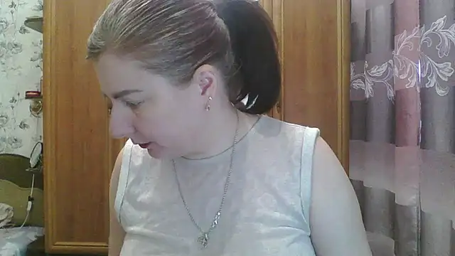 SophieNightAh online show from February 19, 2025, 12:22 pm