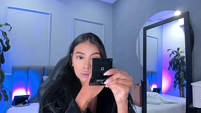 Elisa castrillon online show from November 29, 2025, 9:37 pm