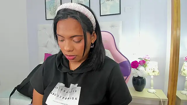 Snapshot of lia_mariana chatting on October 24, 2025, 11:04 pm lia mariana online show from October 24, 2025, 11:04 pm