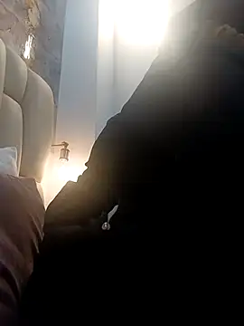 lia mariana online show from March 17, 2026, 3:42 am