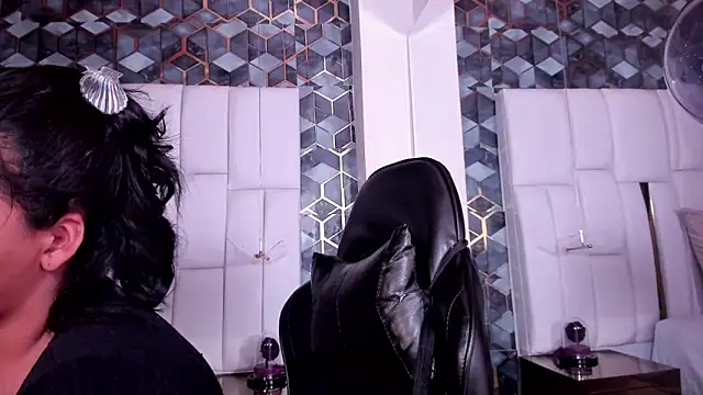 lia mariana online show from May 23, 2026, 4:22 am
