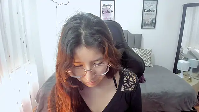 Snapshot of Amy_joones chatting on September 29, 2025, 12:55 pm Amy joones online show from September 29, 2025, 12:55 pm