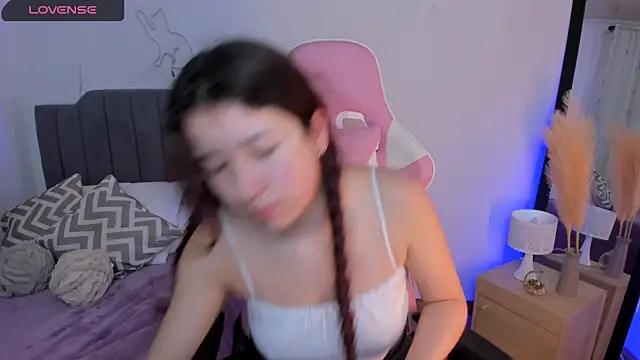 Amy joones online show from March 30, 2026, 11:22 am