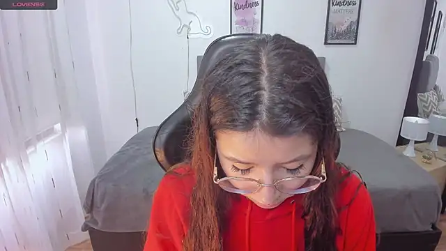 Amy joones online show from November 4, 2025, 1:59 pm