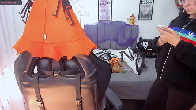 Snapshot of Amy_joones chatting on October 25, 2025, 1:01 pm Amy joones online show from October 25, 2025, 1:01 pm