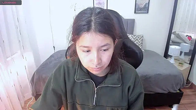 Snapshot of Amy_joones chatting on October 1, 2025, 12:31 pm Amy joones online show from October 1, 2025, 12:31 pm