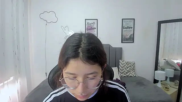 Snapshot of Amy_joones chatting on September 20, 2025, 2:00 pm Amy joones online show from September 20, 2025, 2:00 pm