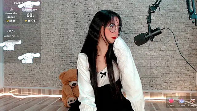 emma unu online show from June 21, 2026, 2:39 am