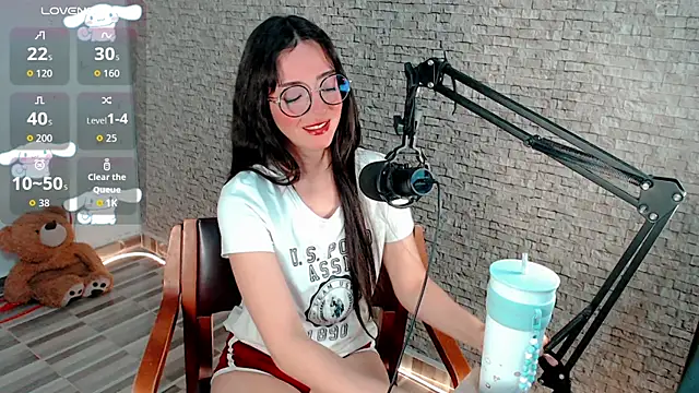 emma unu online show from June 26, 2026, 2:50 am