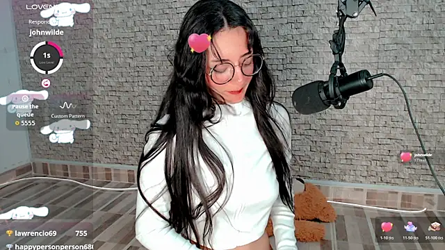 Snapshot of emma_unu chatting on June 5, 2026, 6:52 am emma unu online show from June 5, 2026, 6:52 am