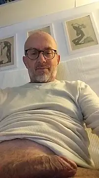 MadProfessor online show from November 18, 2025, 10:45 pm