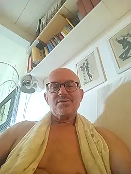 Snapshot of MadProfessor chatting on September 17, 2025, 10:17 am MadProfessor online show from September 17, 2025, 10:17 am