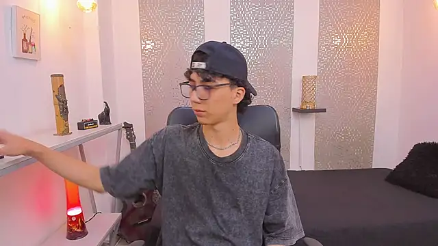 Snapshot of Nikolay_Gregori chatting on October 10, 2025, 4:35 am Nikolay Gregori online show from October 10, 2025, 4:35 am