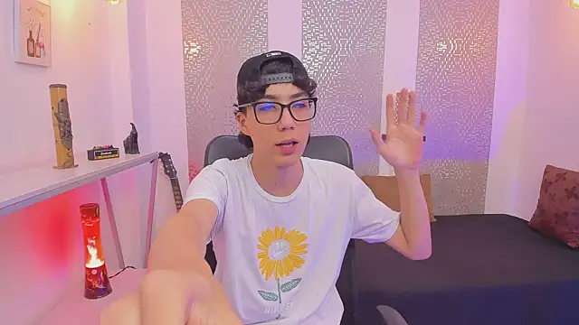 Snapshot of Nikolay_Gregori chatting on October 15, 2025, 4:22 am Nikolay Gregori online show from October 15, 2025, 4:22 am