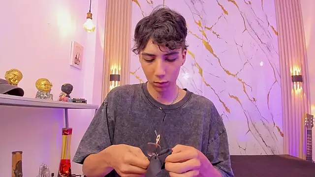 Nikolay Gregori online show from April 8, 2026, 4:14 am