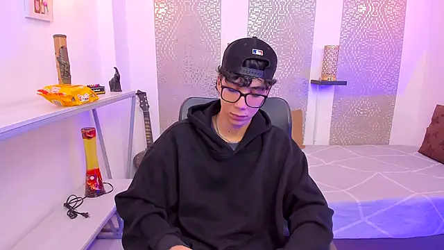 Snapshot of Nikolay_Gregori chatting on October 21, 2025, 4:56 am Nikolay Gregori online show from October 21, 2025, 4:56 am