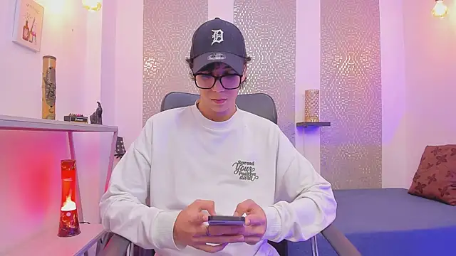 Snapshot of Nikolay_Gregori chatting on October 17, 2025, 4:38 am Nikolay Gregori online show from October 17, 2025, 4:38 am