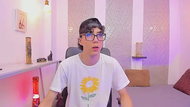 Snapshot of Nikolay_Gregori chatting on October 16, 2025, 4:21 am Nikolay Gregori online show from October 16, 2025, 4:21 am