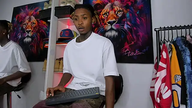 Snapshot of Pantera_black_21 chatting on October 18, 2025, 11:29 pm Pantera black 21 online show from October 18, 2025, 11:29 pm