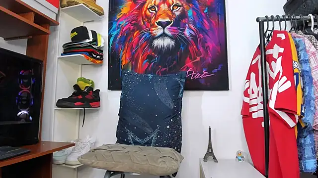 Snapshot of Pantera_black_21 chatting on September 18, 2025, 12:19 pm Pantera black 21 online show from September 18, 2025, 12:19 pm